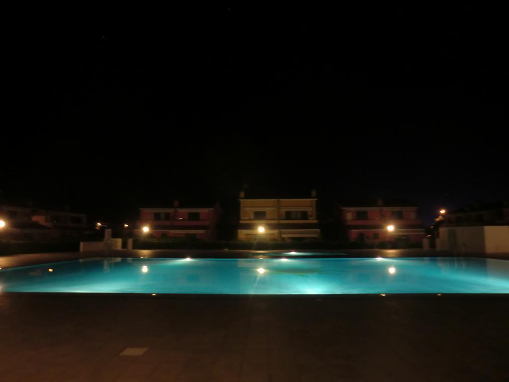 Residence Villaggio Dei Fiori Con Piscina E Posto Spiaggia Incluso Caorle Værelse billede