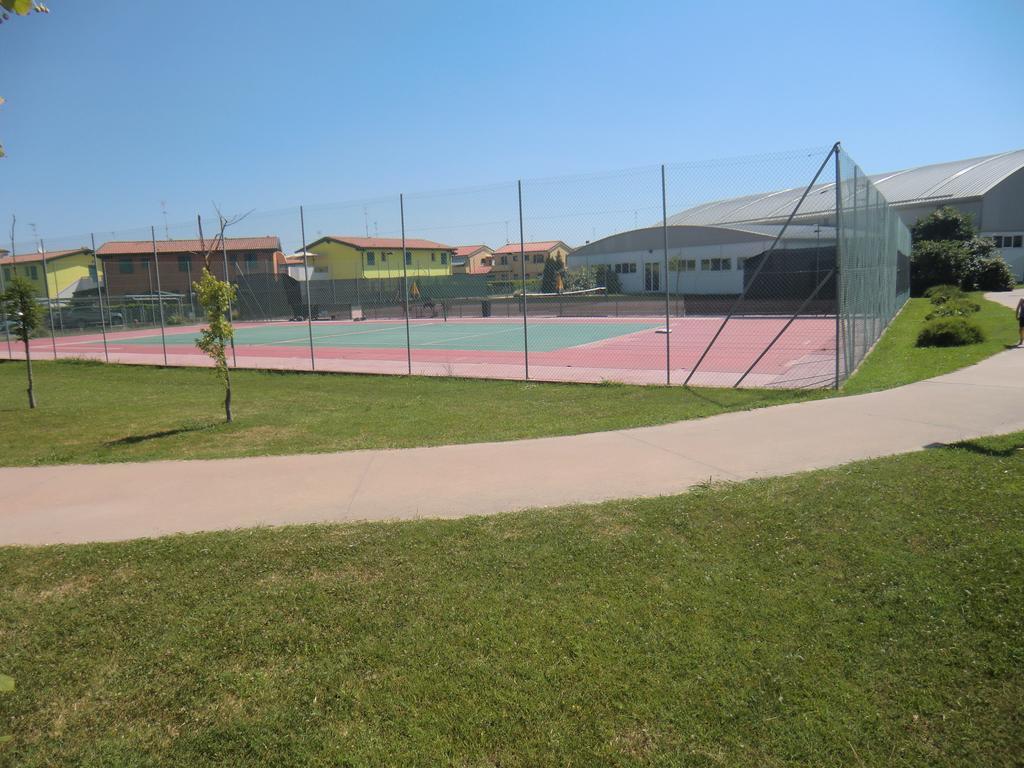 Residence Villaggio Dei Fiori Con Piscina E Posto Spiaggia Incluso Caorle Værelse billede
