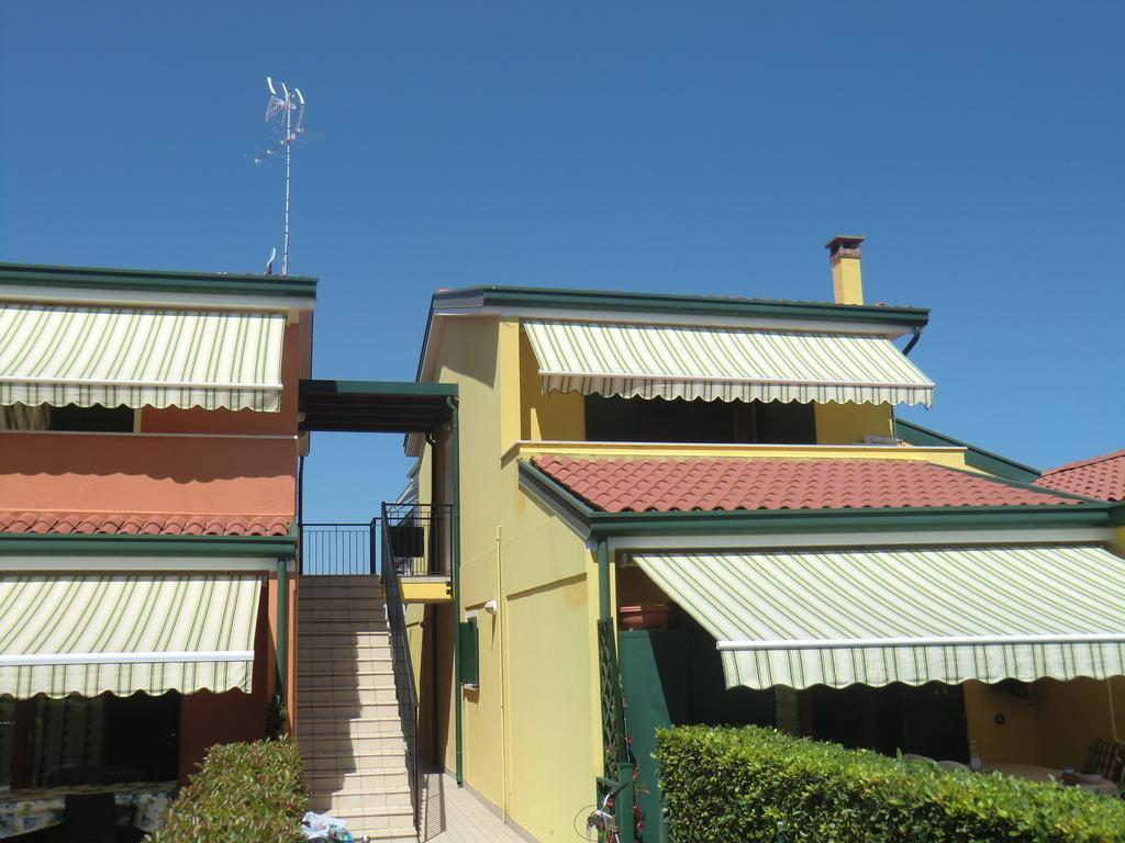 Residence Villaggio Dei Fiori Con Piscina E Posto Spiaggia Incluso Caorle Værelse billede