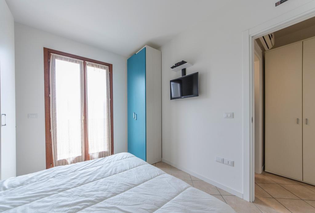 Residence Villaggio Dei Fiori Con Piscina E Posto Spiaggia Incluso Caorle Værelse billede