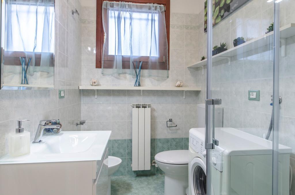 Residence Villaggio Dei Fiori Con Piscina E Posto Spiaggia Incluso Caorle Værelse billede
